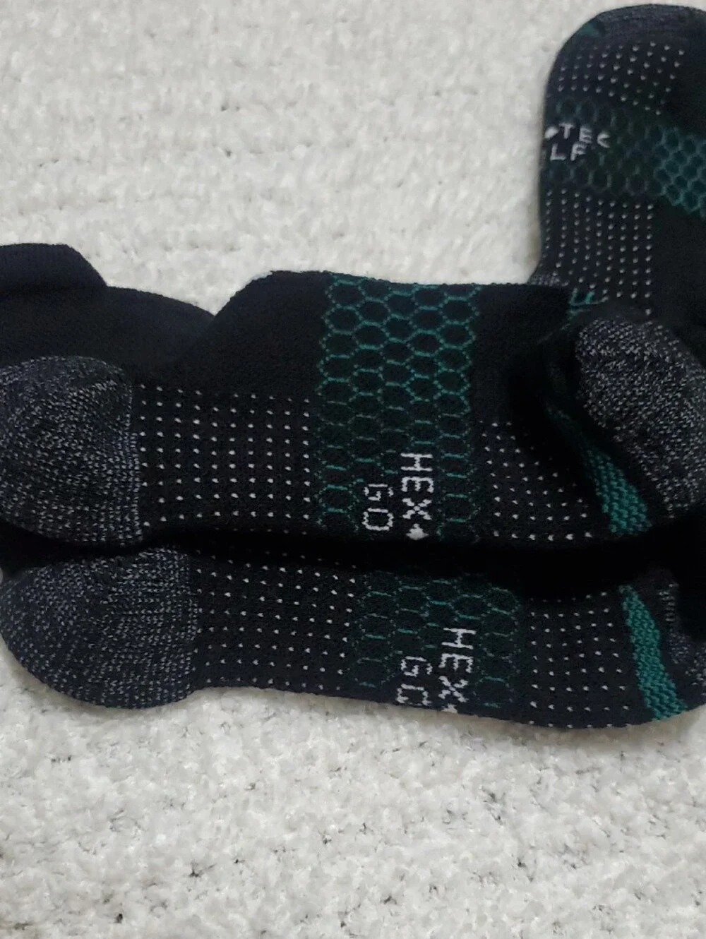 Bombas Low-Cut HEXTEC GOLF Athletic Socks in Black and Teal
